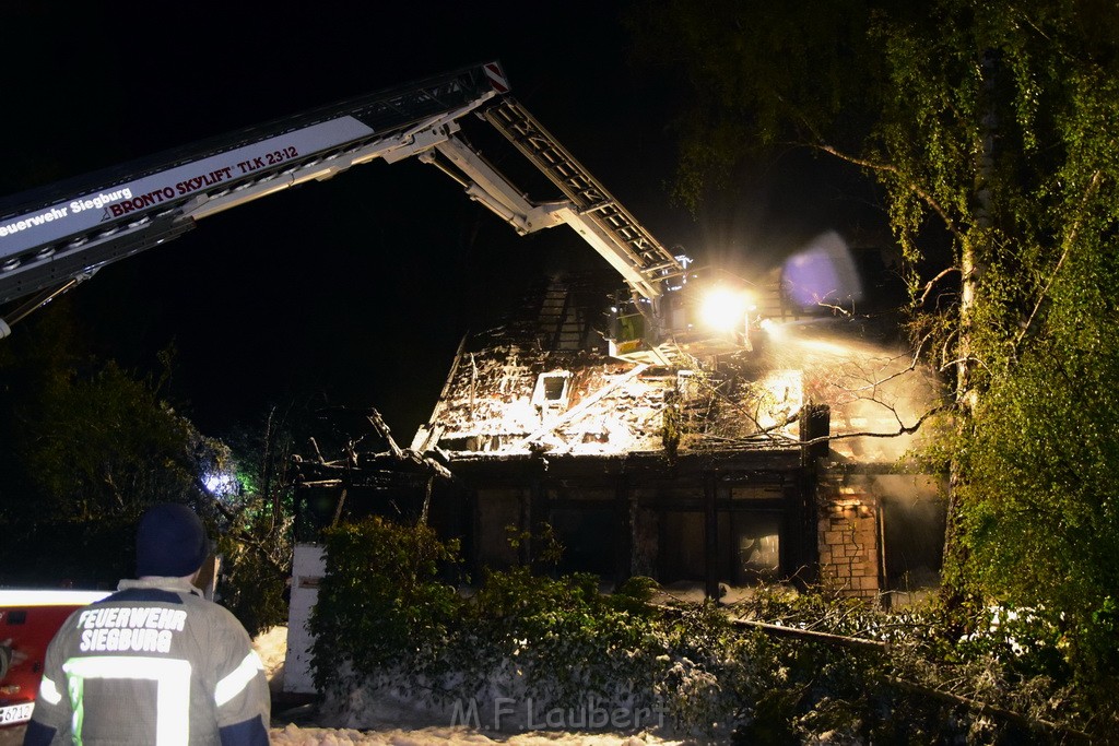 Grossfeuer Einfamilienhaus Siegburg Muehlengrabenstr P0630.JPG - Miklos Laubert